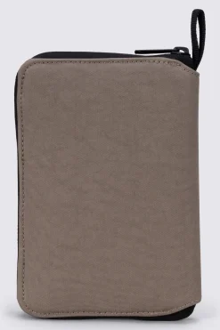 Macpac Quest Passport Folio RFID